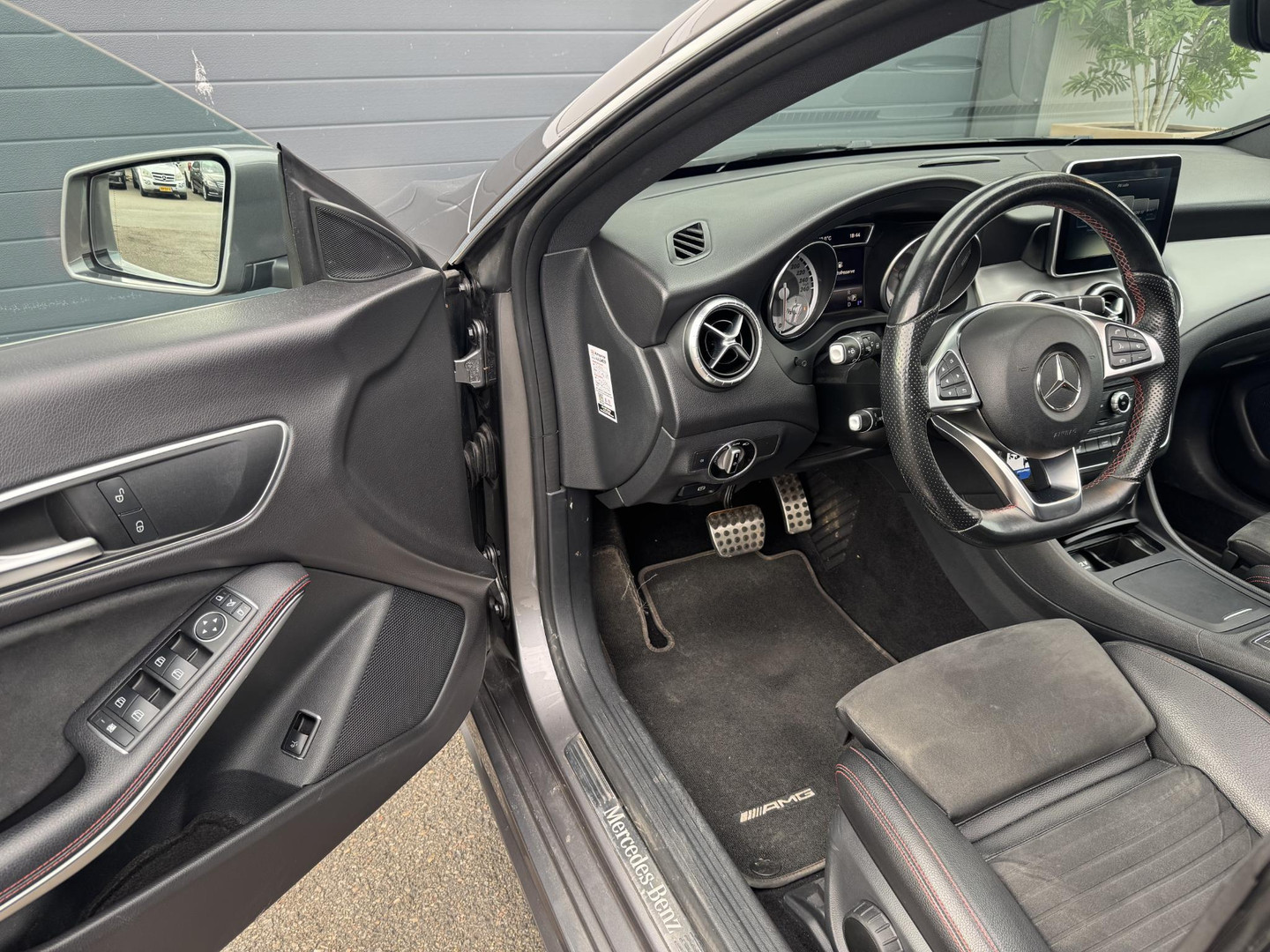 Mercedes-Benz Mercedes-Benz