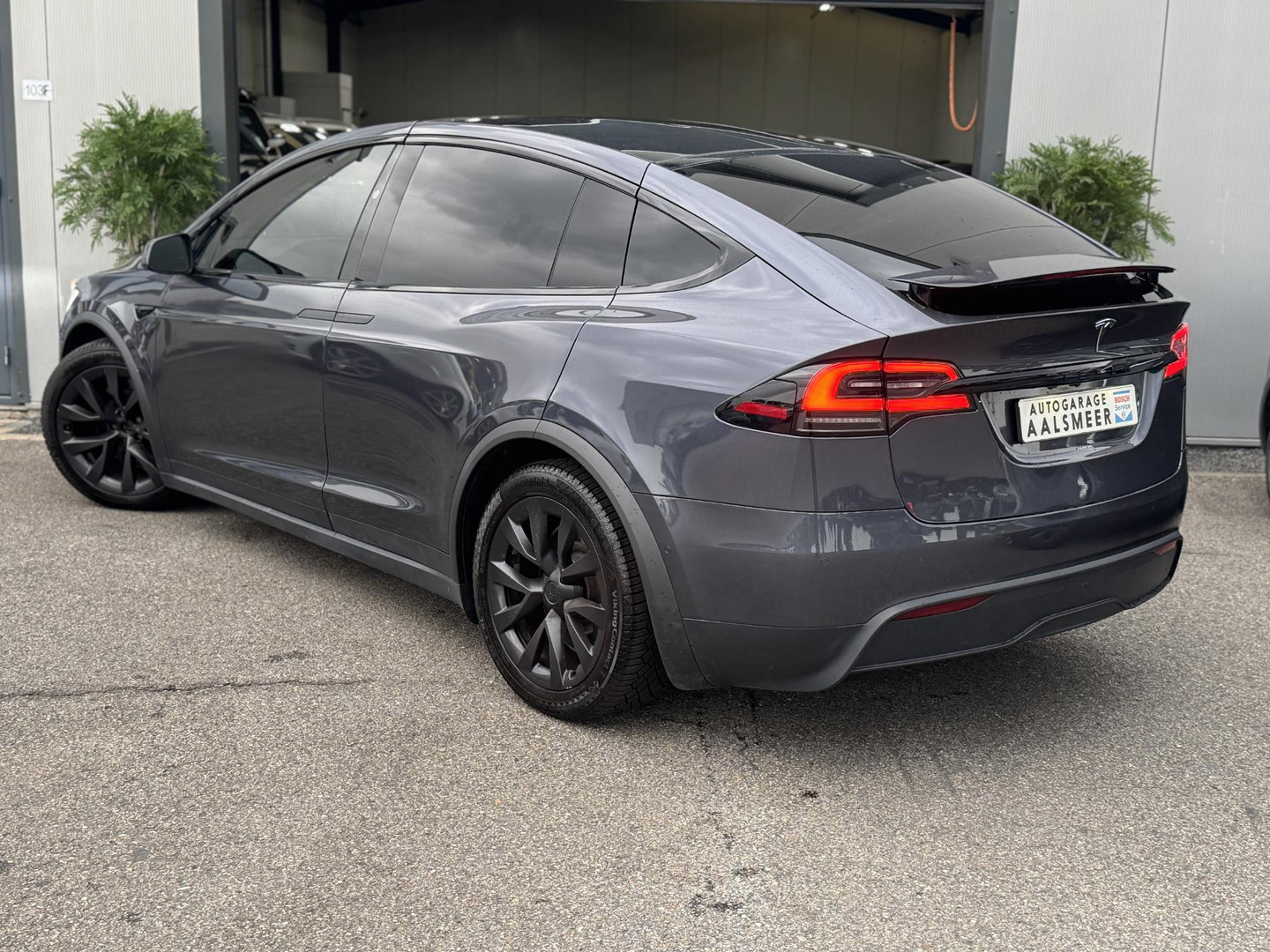 Tesla Tesla