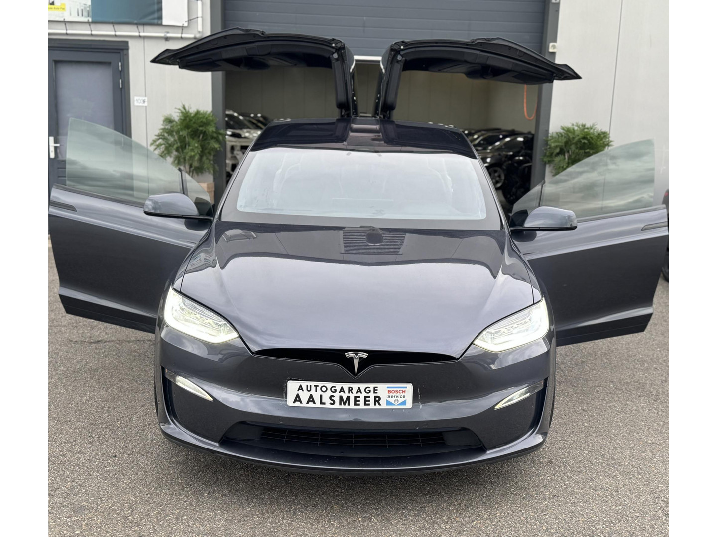 Tesla Tesla