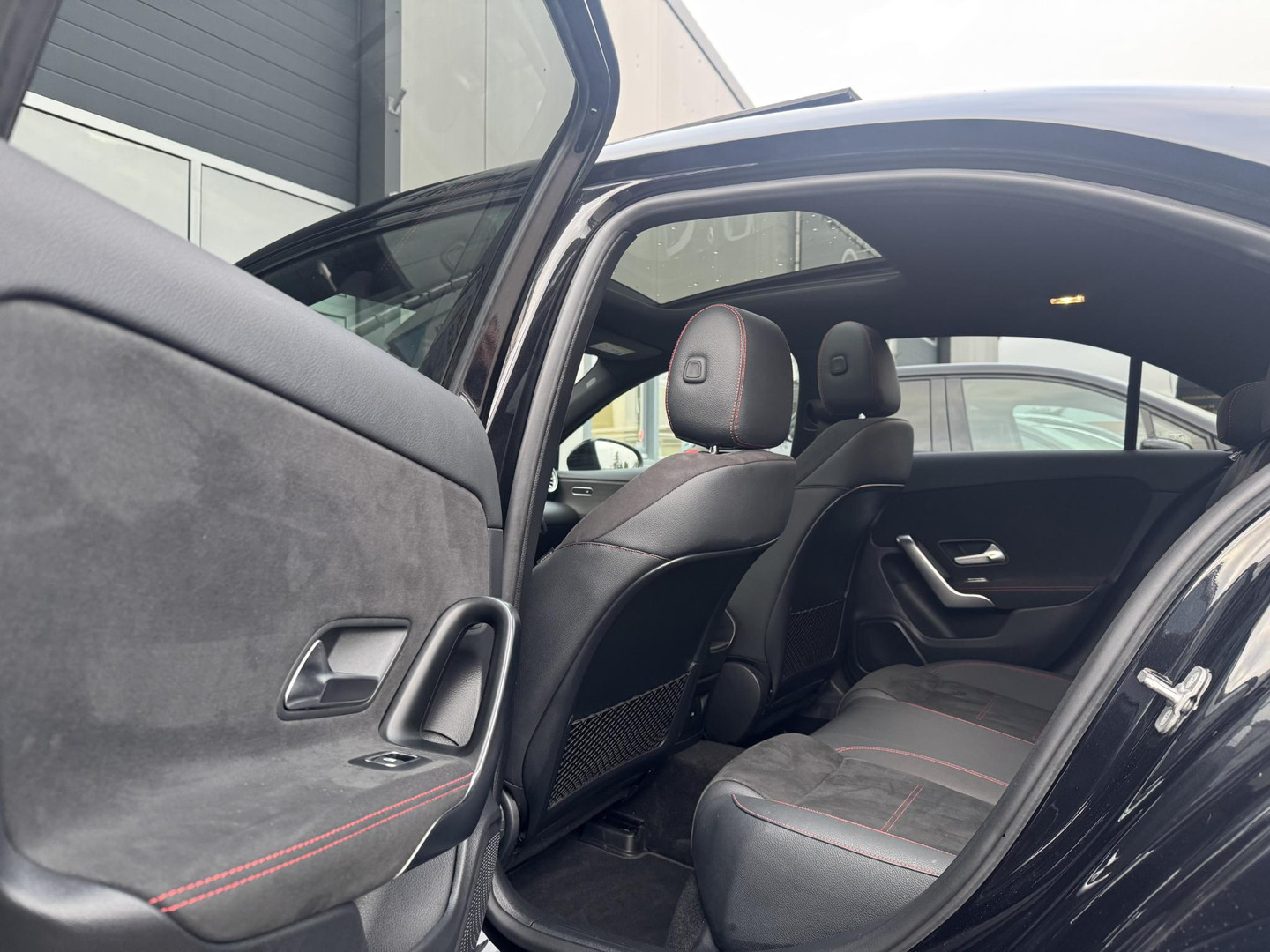 Mercedes-Benz Mercedes-Benz