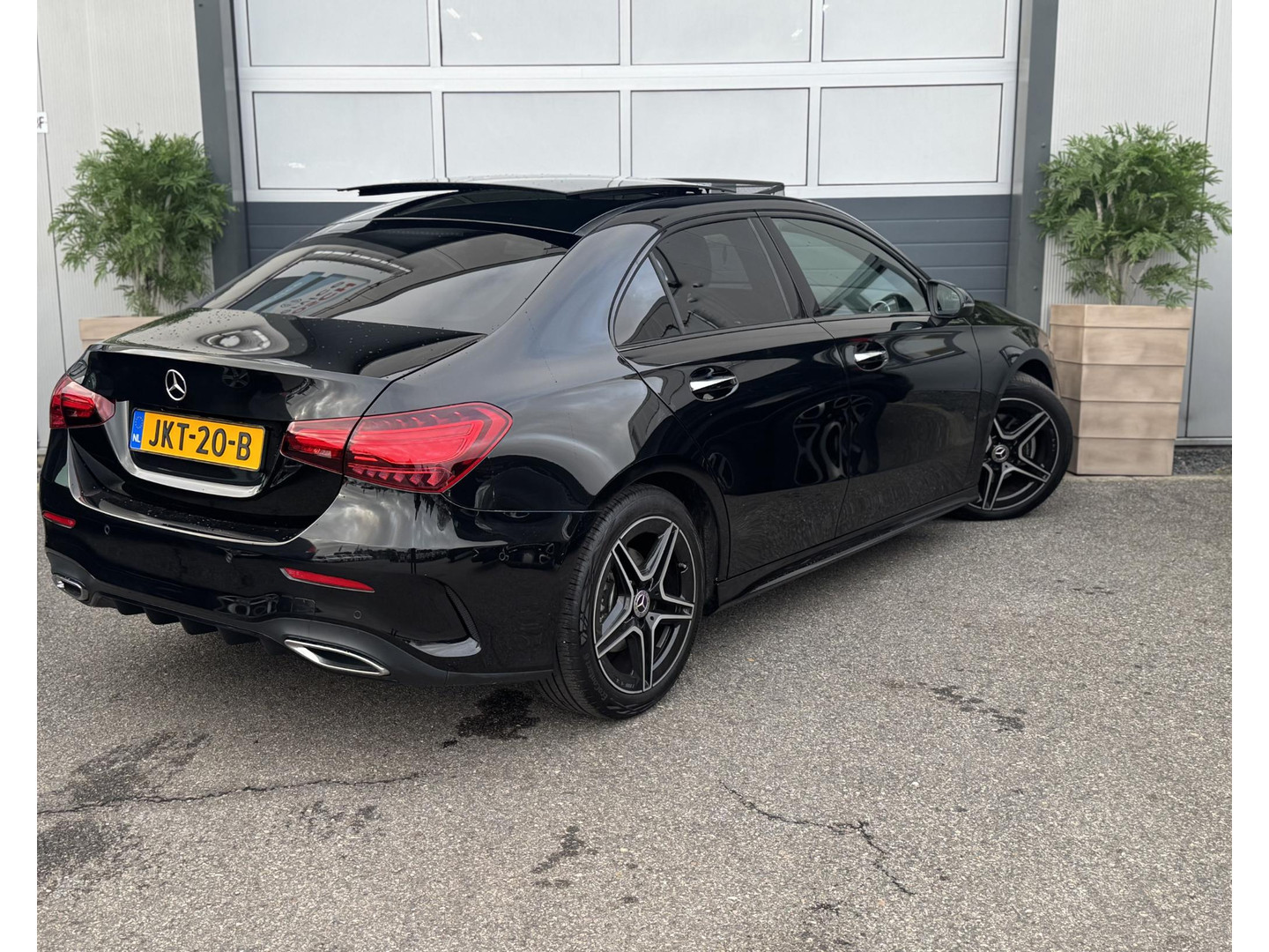 Mercedes-Benz Mercedes-Benz