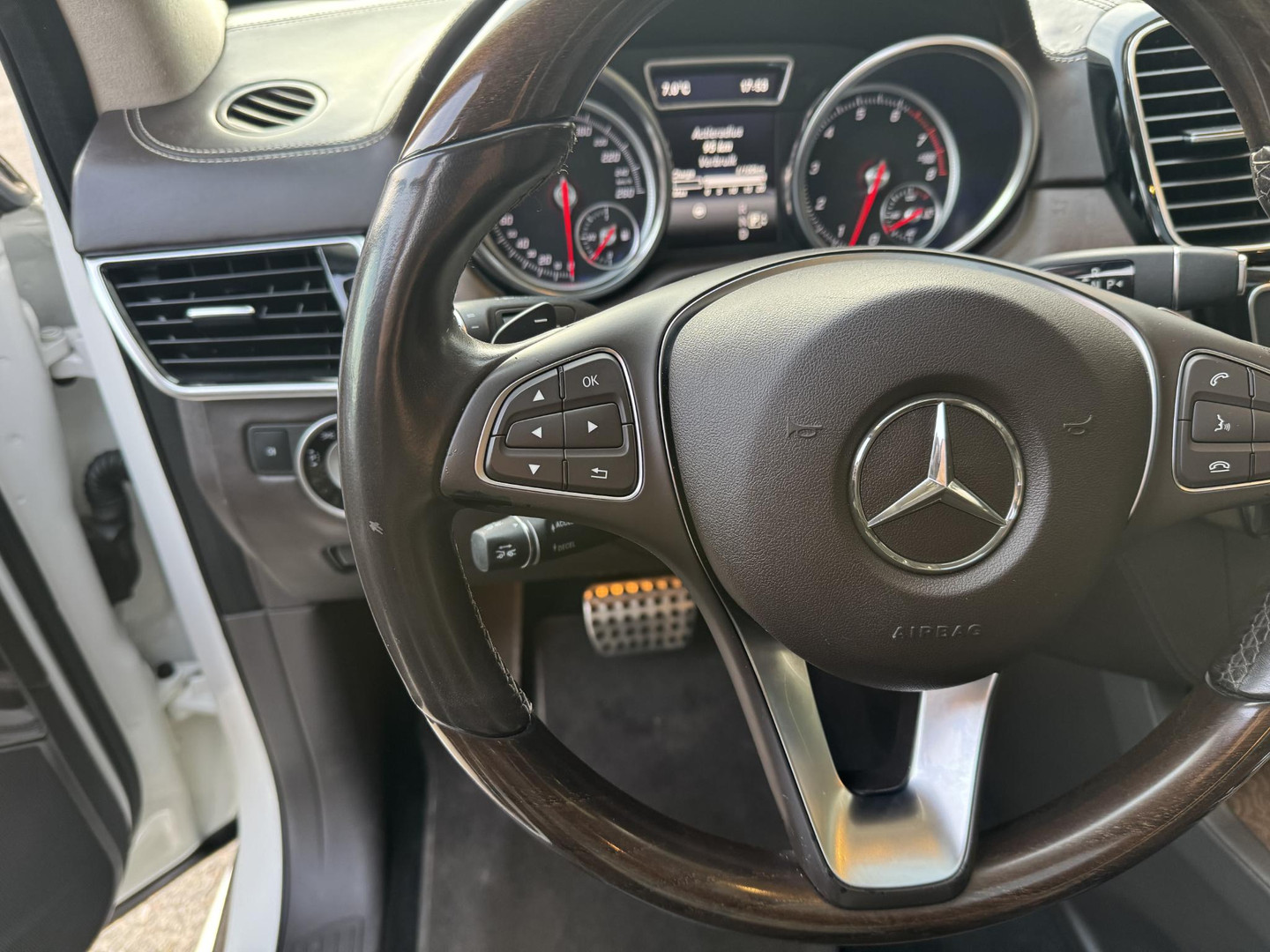 Mercedes-Benz Mercedes-Benz