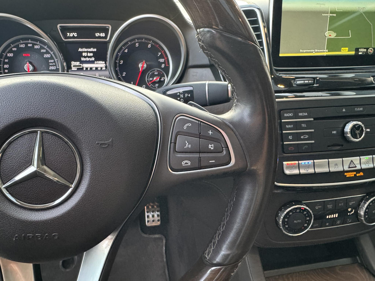 Mercedes-Benz Mercedes-Benz