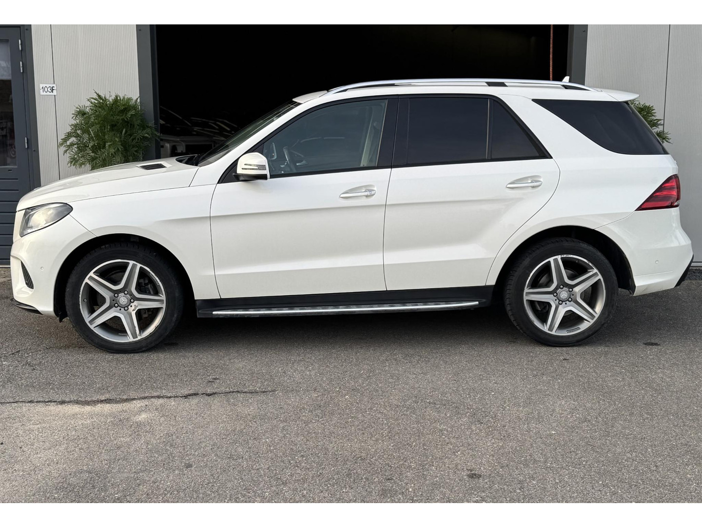 Mercedes-Benz Mercedes-Benz