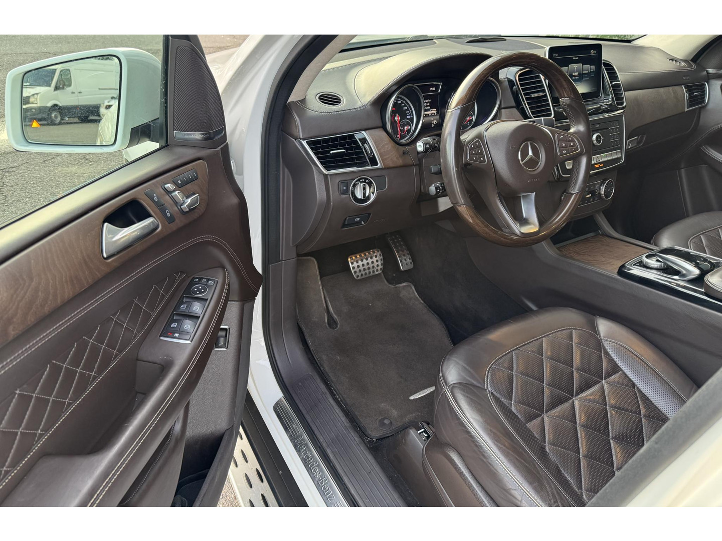 Mercedes-Benz Mercedes-Benz