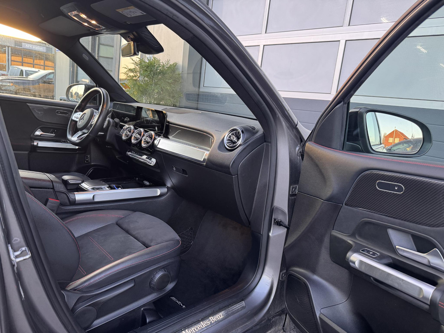 Mercedes-Benz Mercedes-Benz