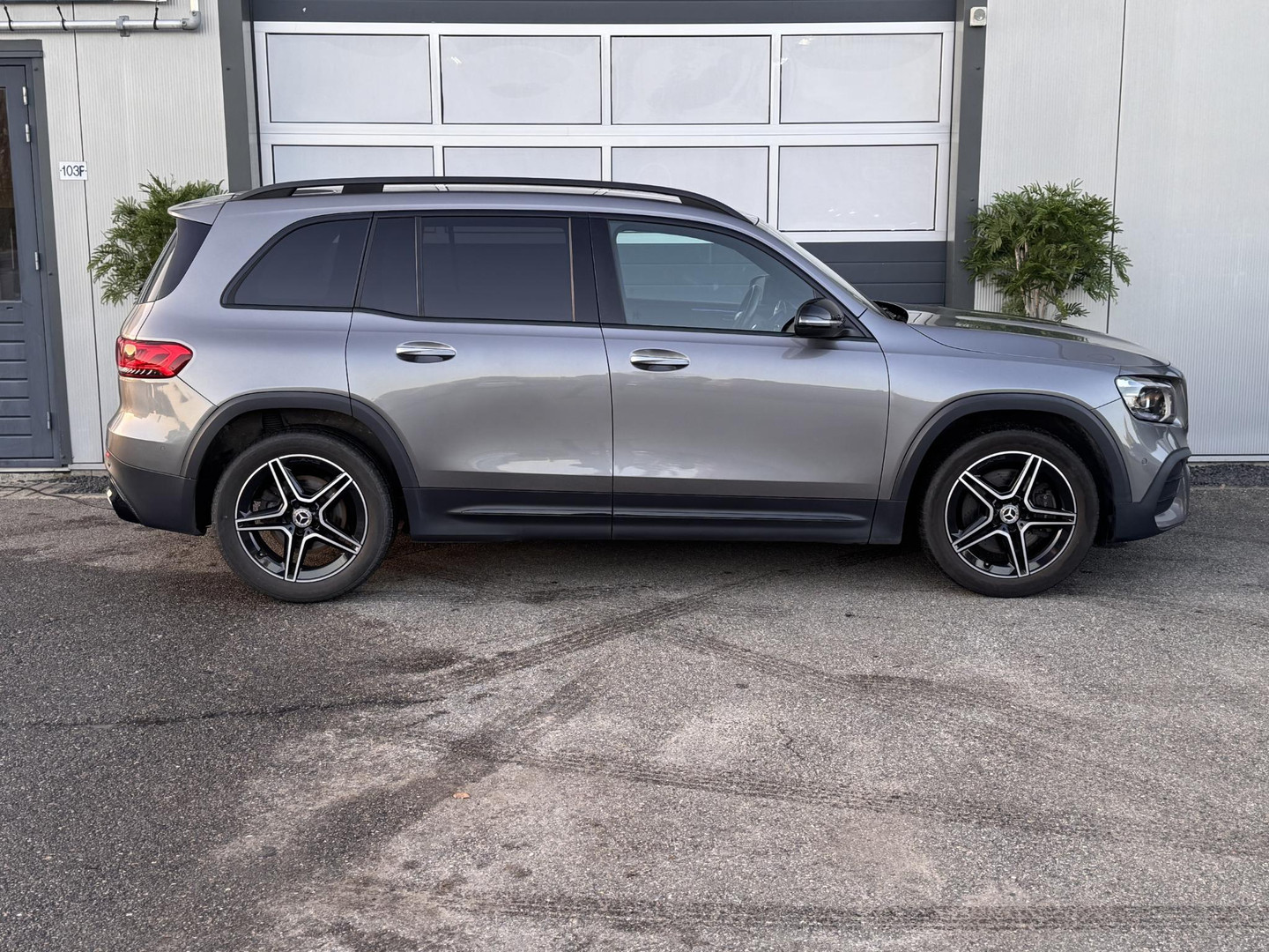 Mercedes-Benz Mercedes-Benz