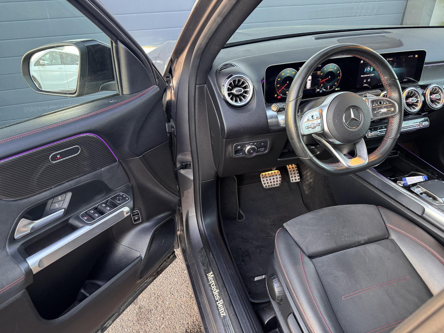 Mercedes-Benz Mercedes-Benz