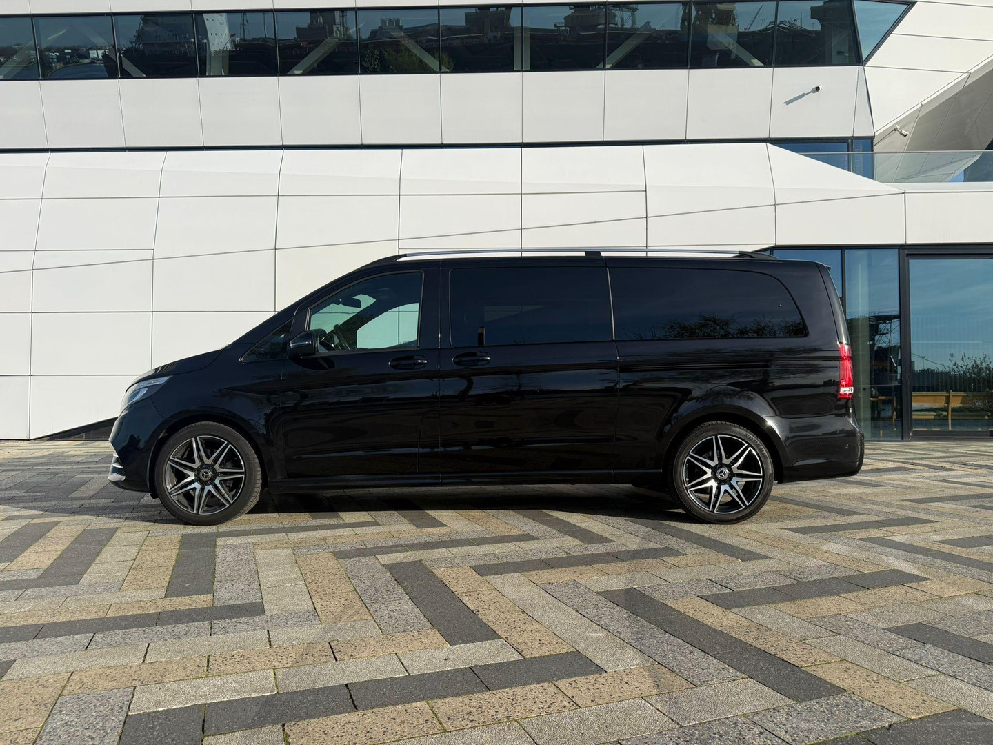 Mercedes-Benz Mercedes-Benz