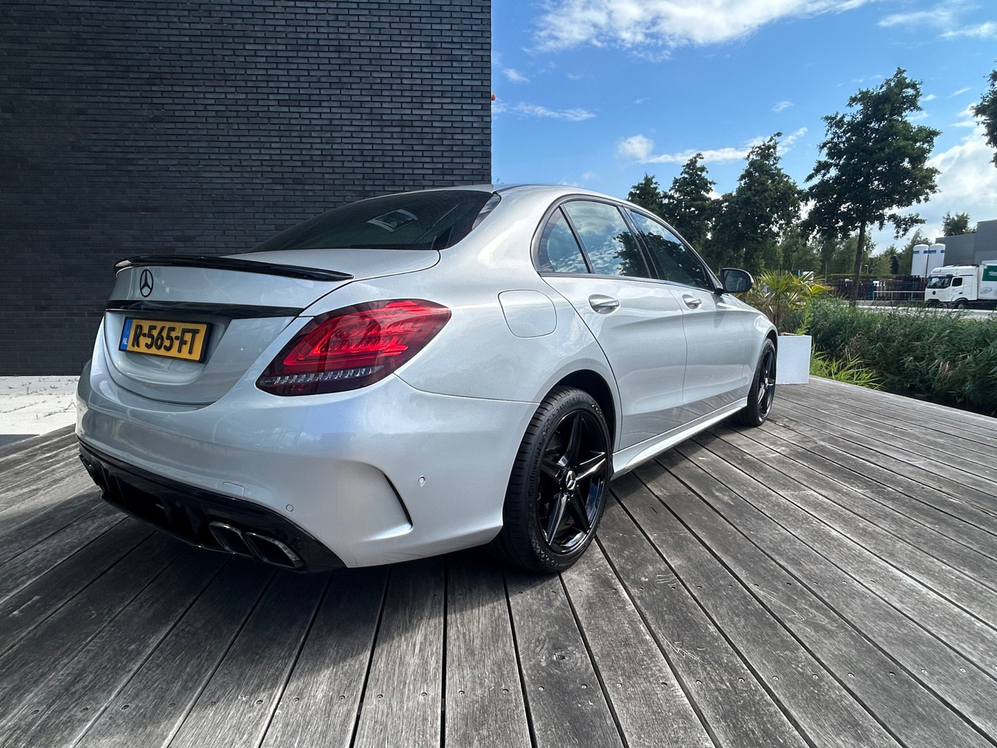 Mercedes-Benz Mercedes-Benz