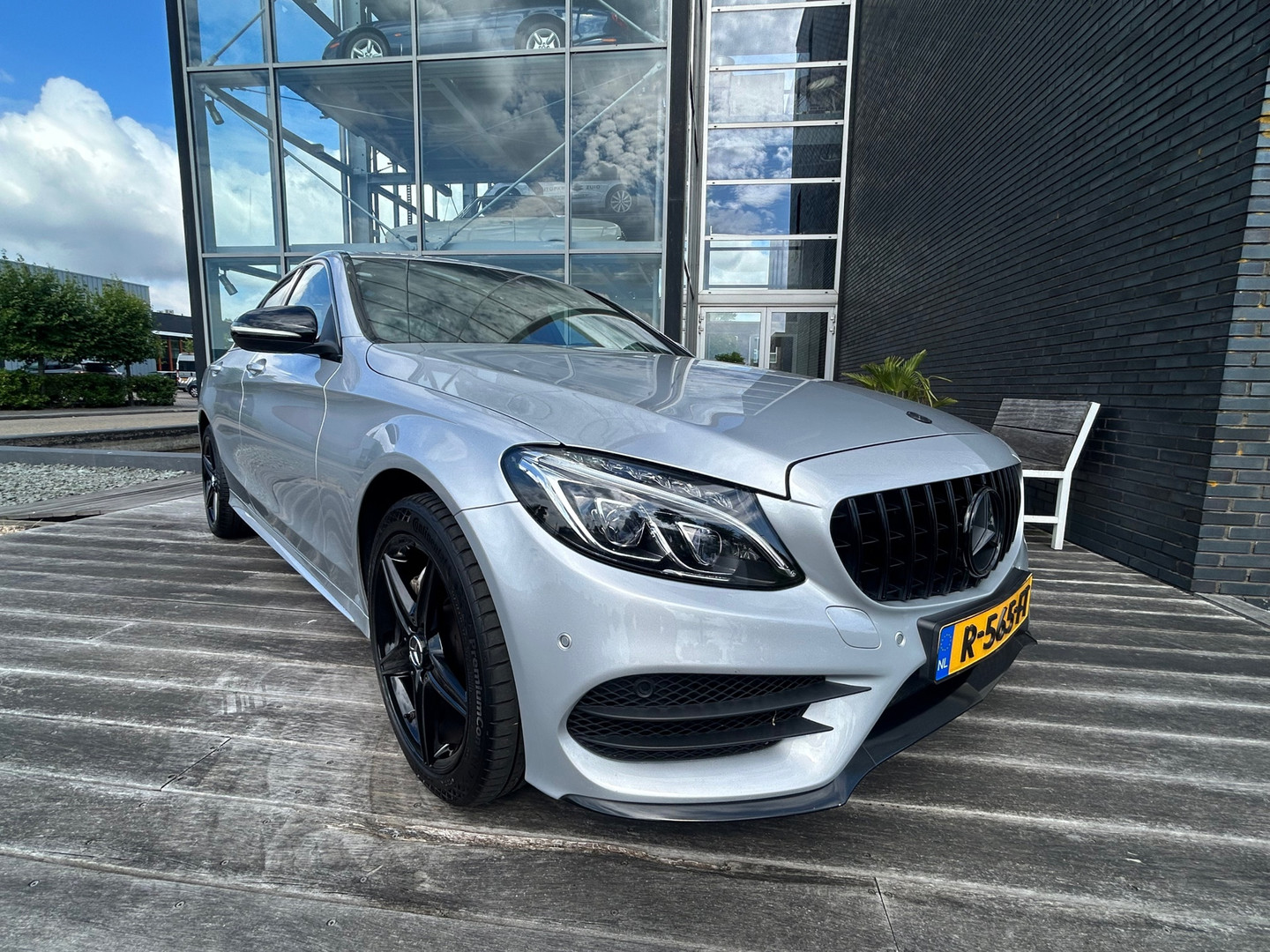 Mercedes-Benz Mercedes-Benz