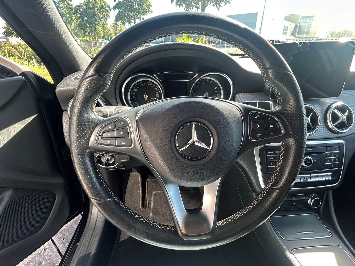 Mercedes-Benz Mercedes-Benz