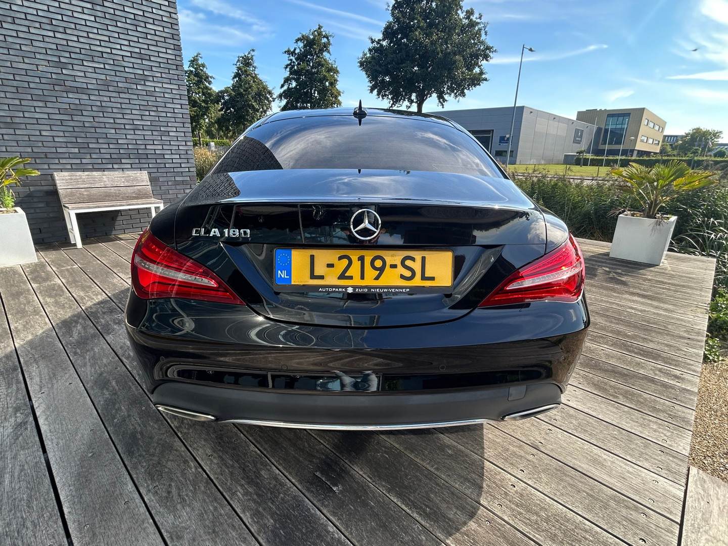 Mercedes-Benz Mercedes-Benz