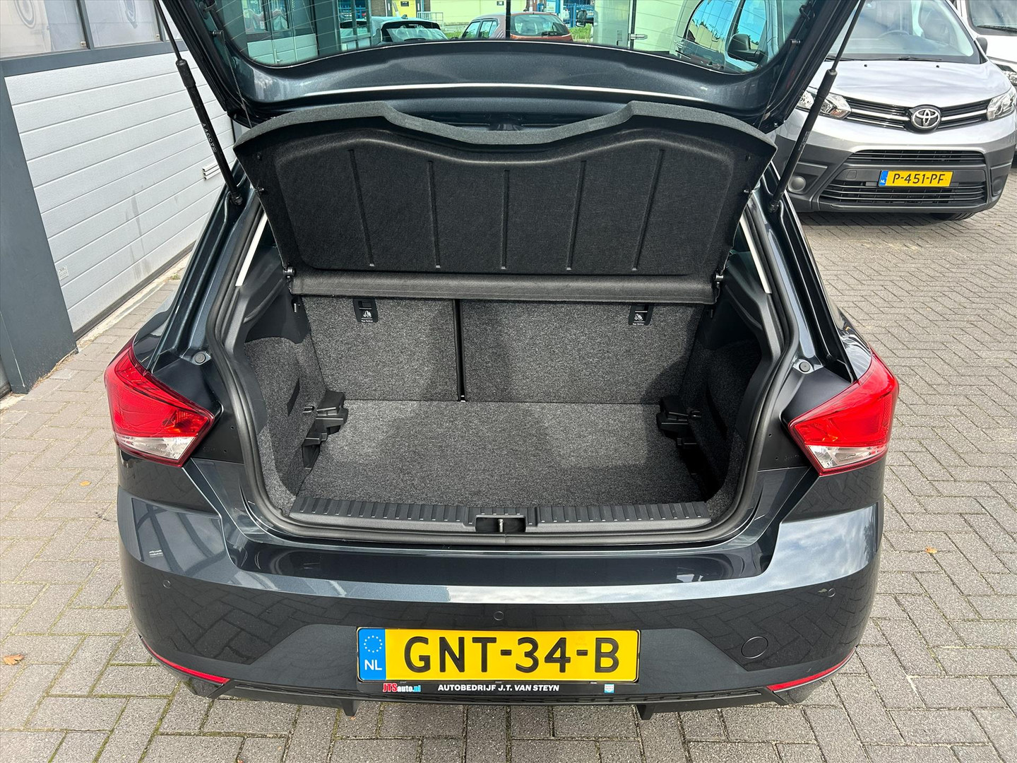 SEAT