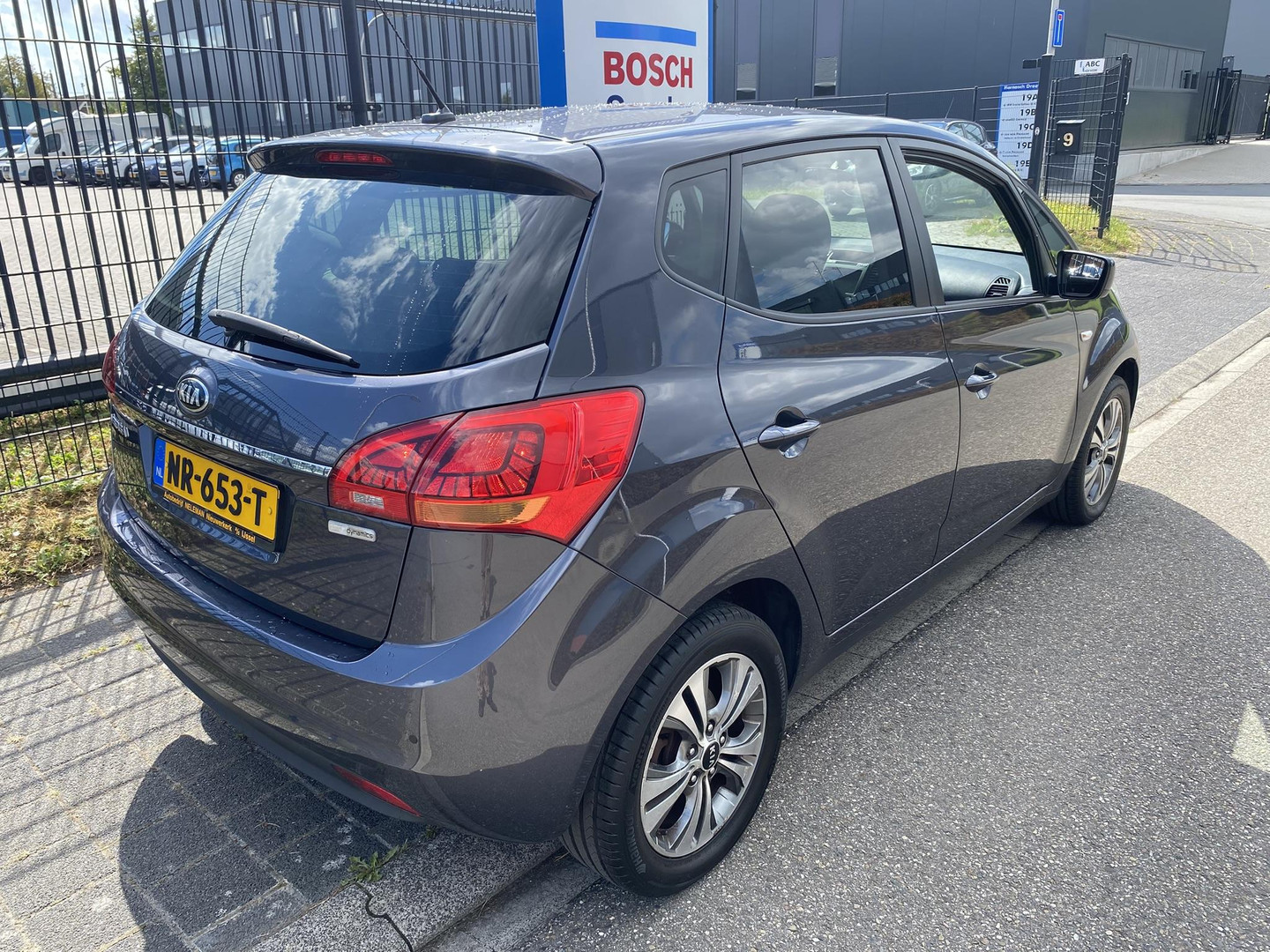 Kia