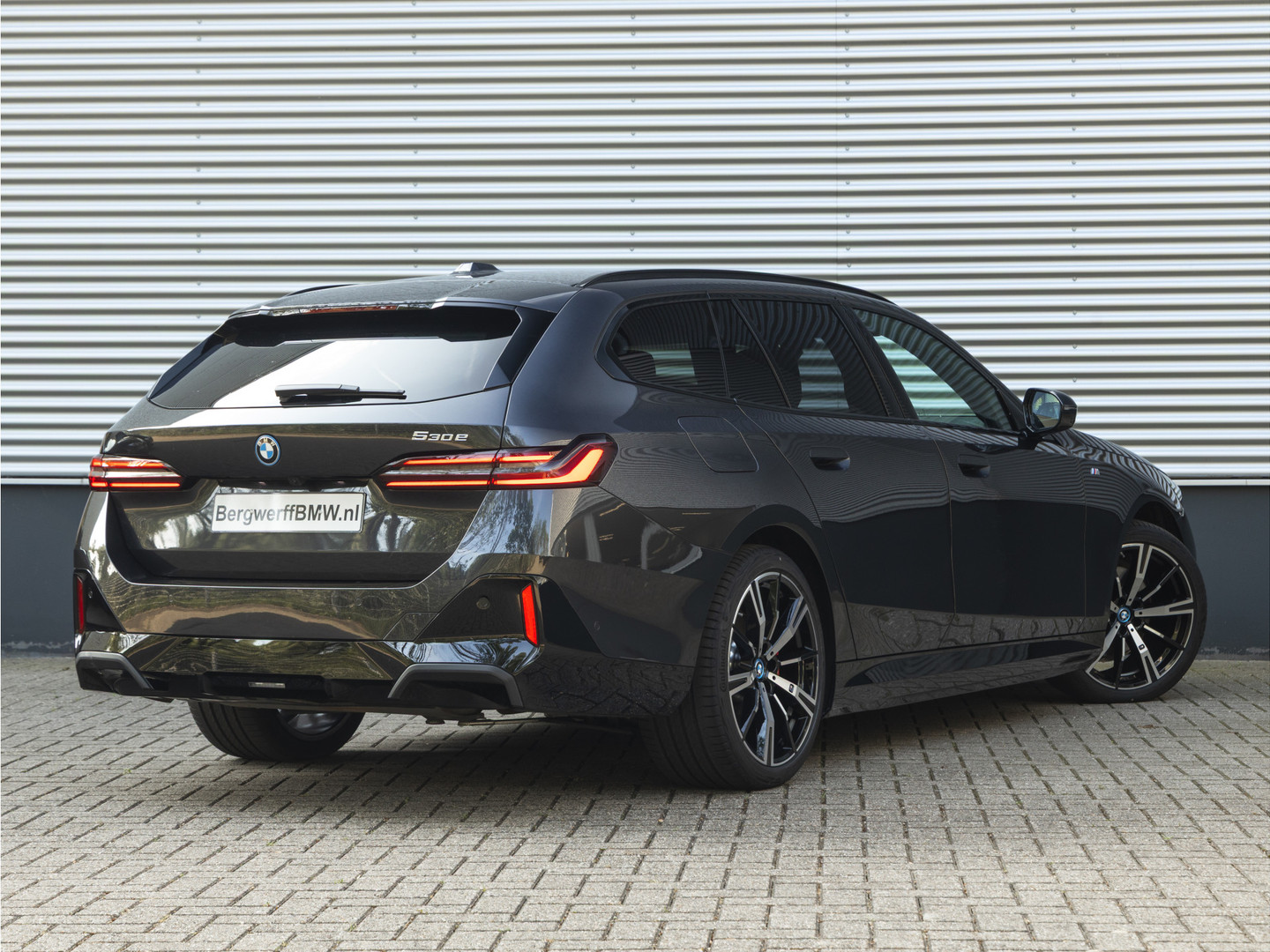 BMW BMW