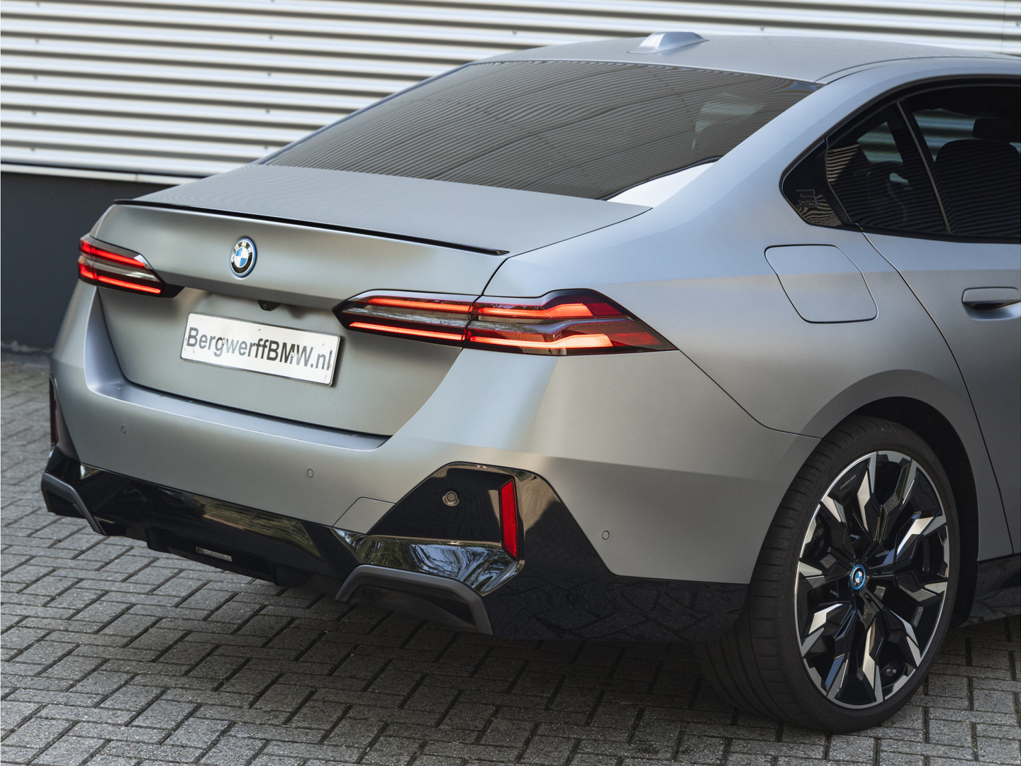 BMW BMW