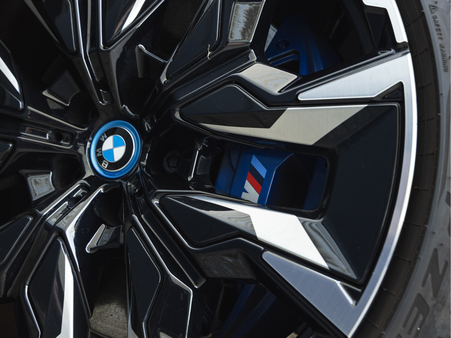 BMW BMW
