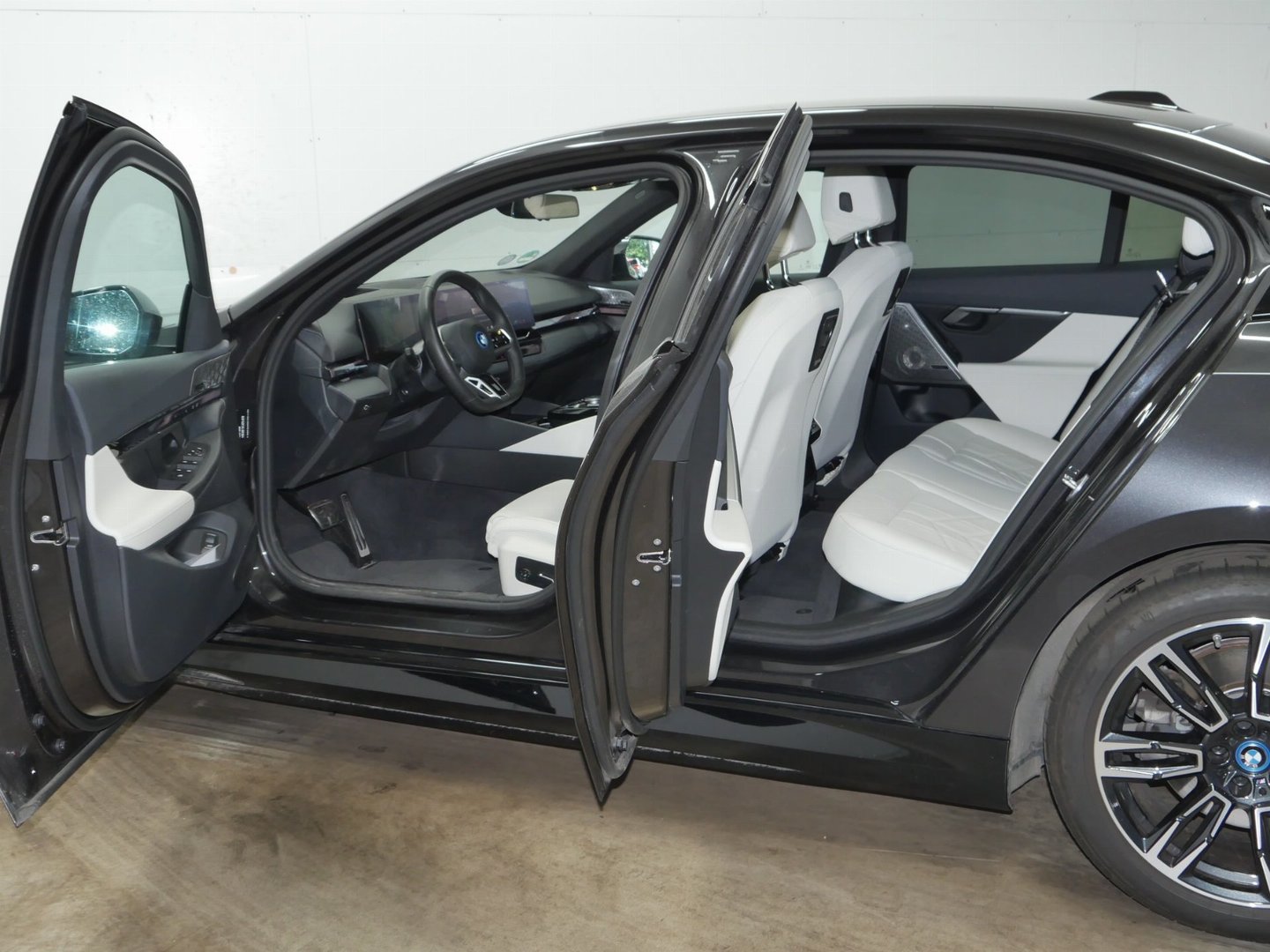 BMW BMW