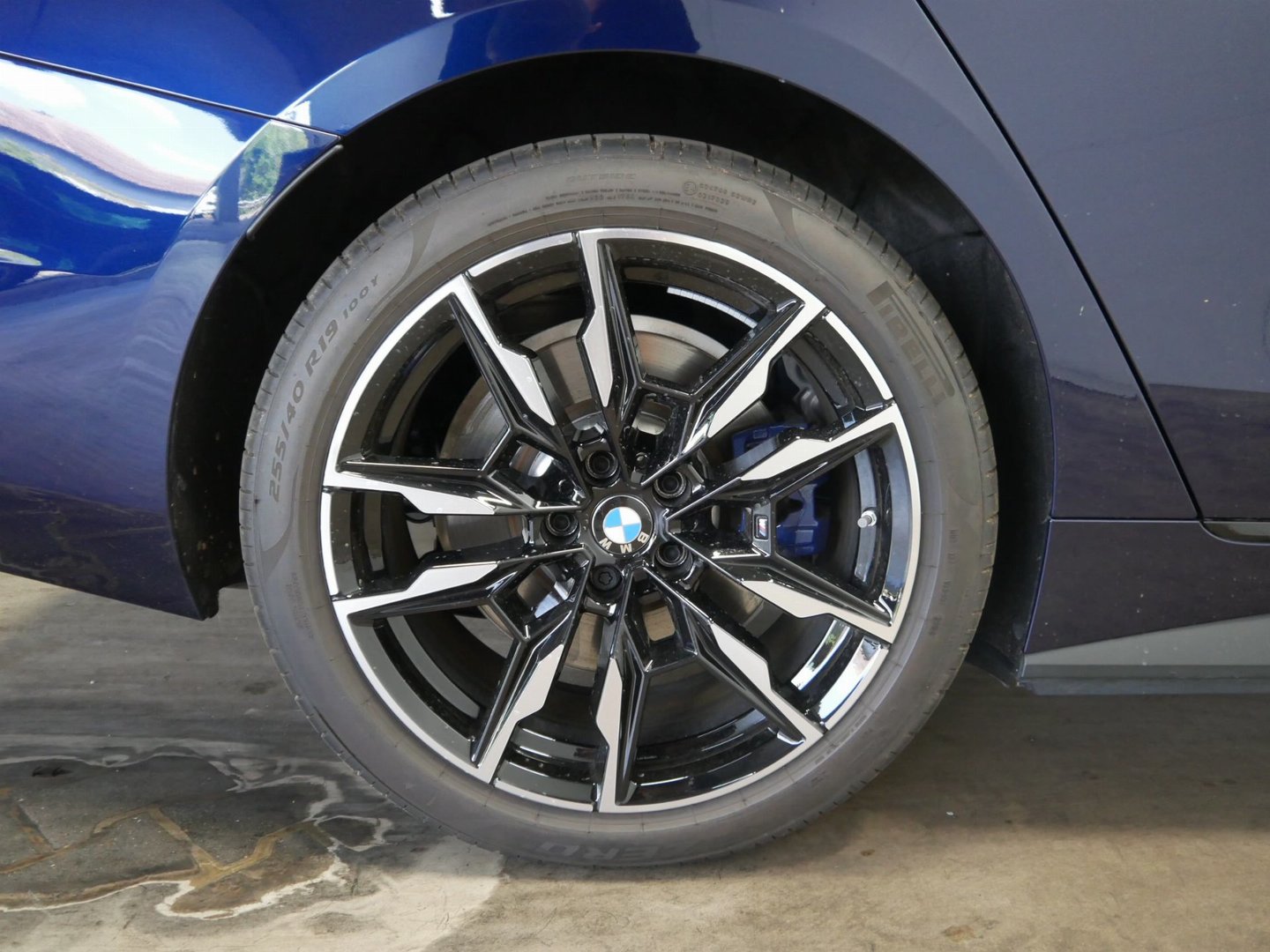 BMW BMW