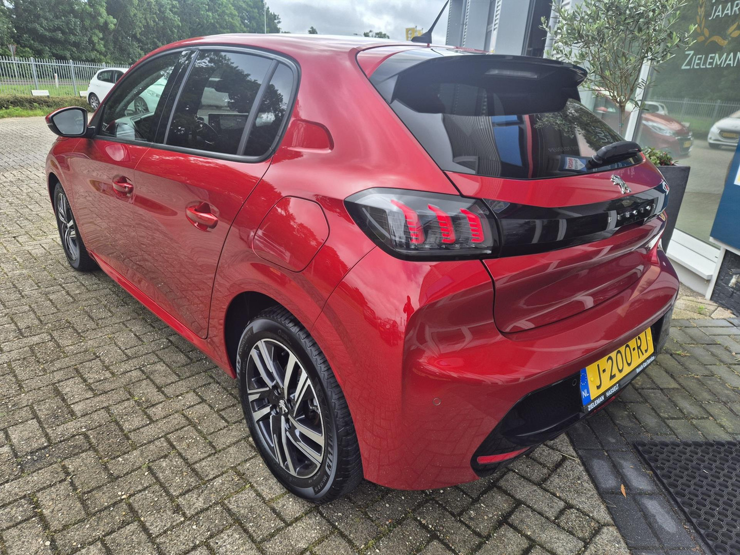 Peugeot Peugeot