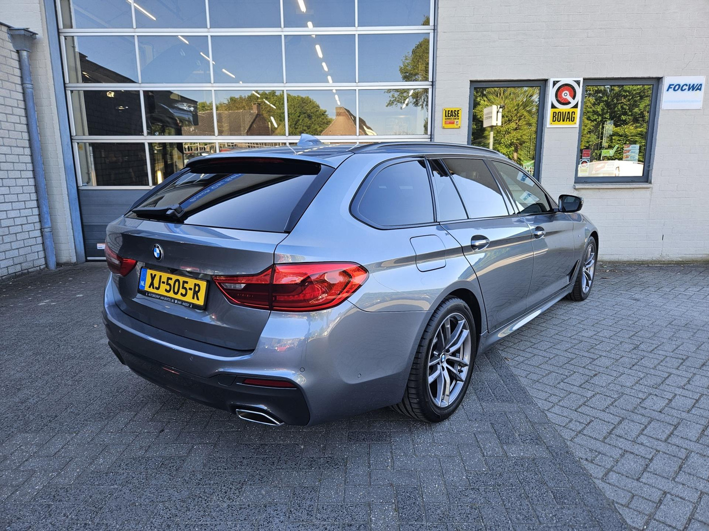 BMW BMW