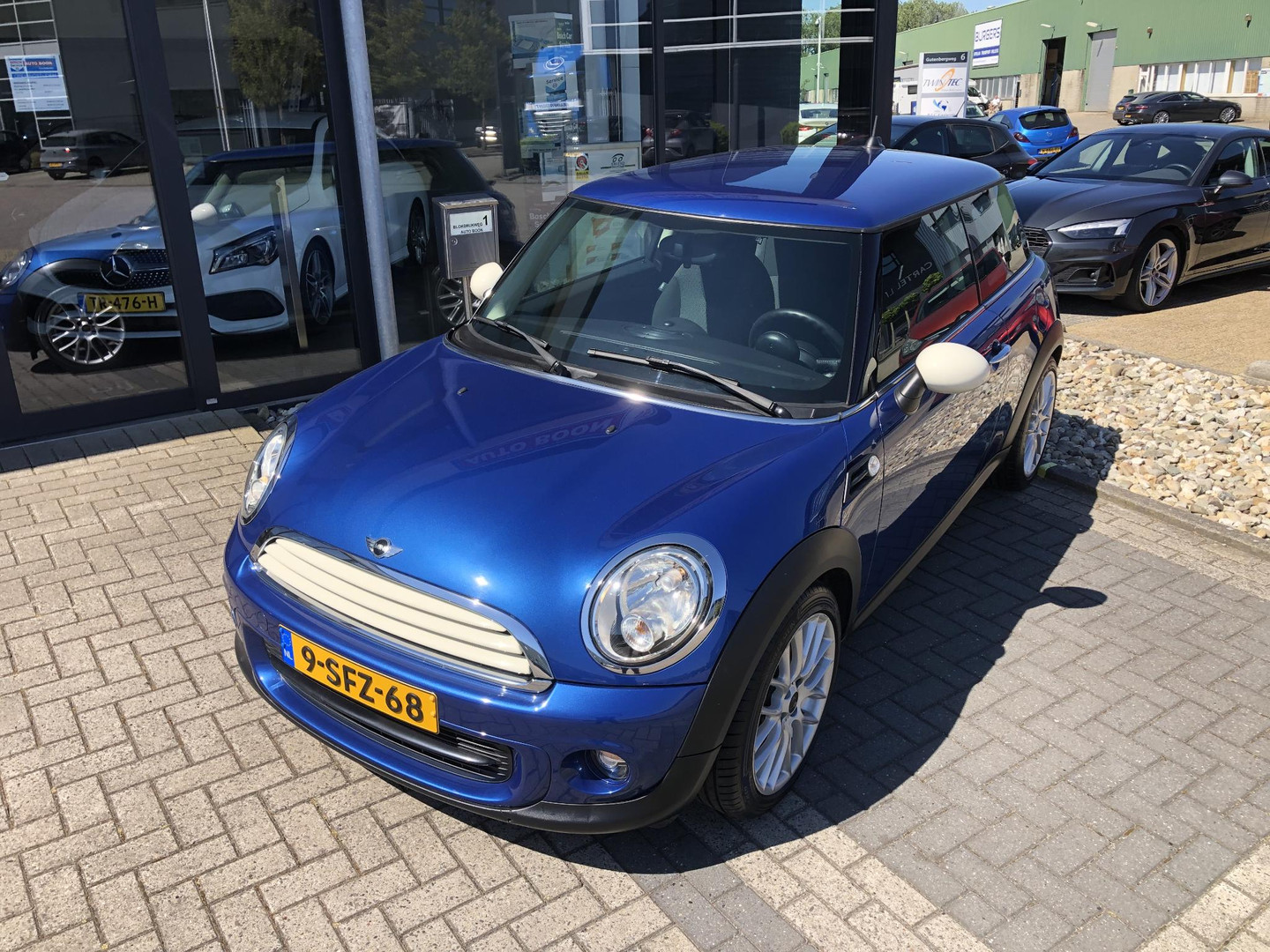 MINI