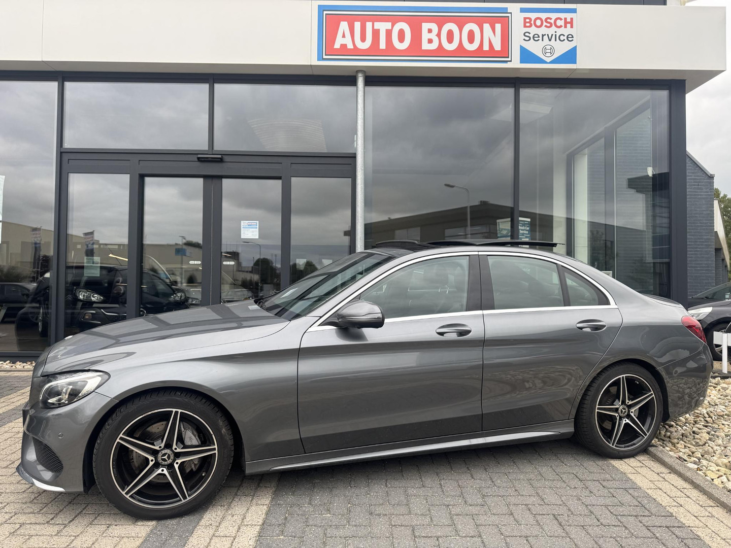 Mercedes-Benz Mercedes-Benz