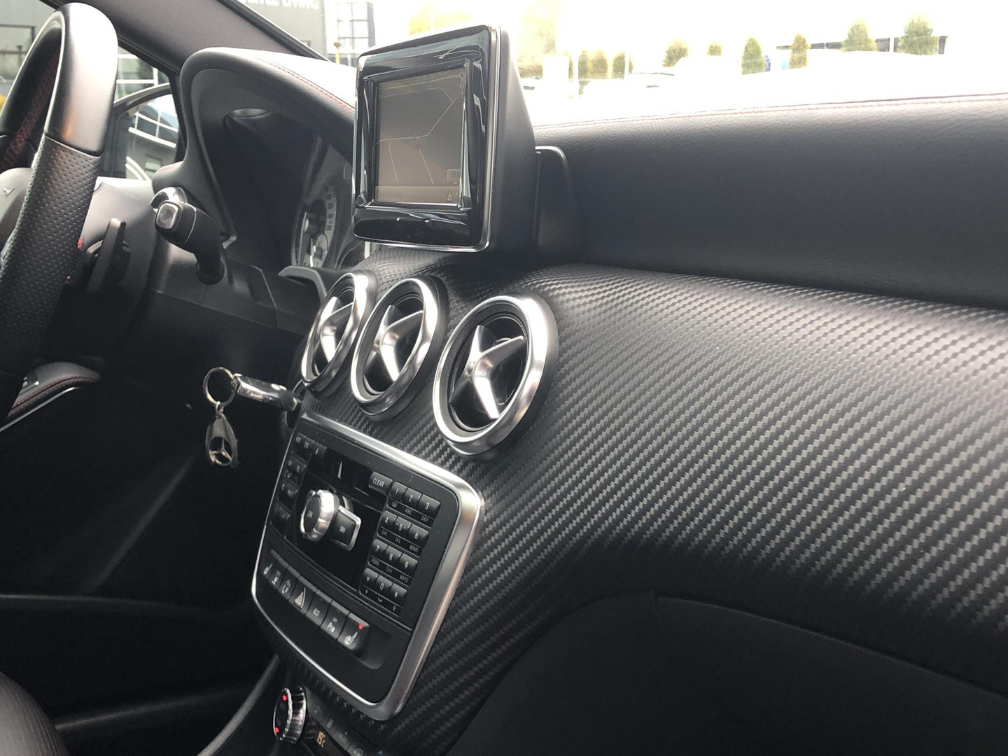 Mercedes-Benz Mercedes-Benz