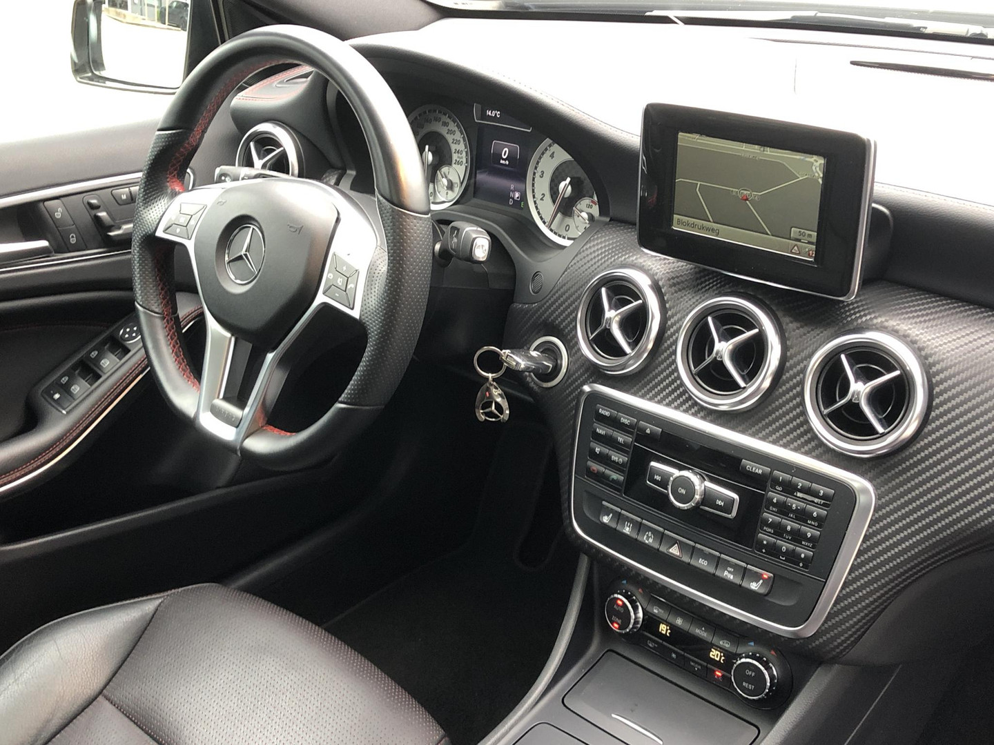 Mercedes-Benz Mercedes-Benz