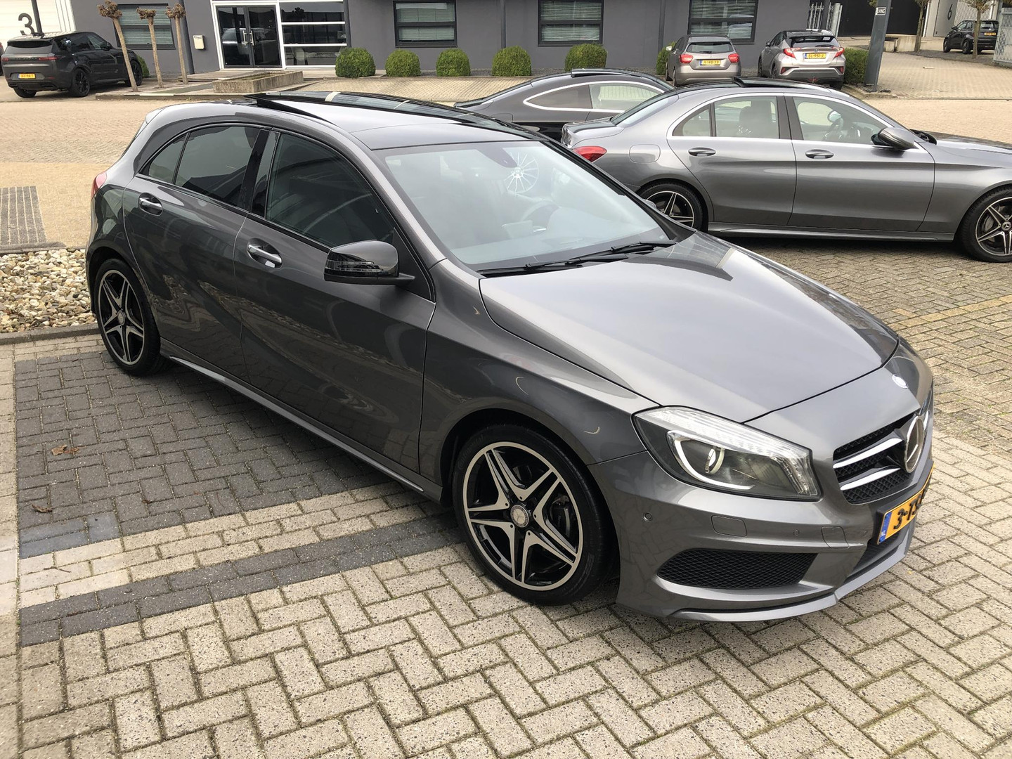 Mercedes-Benz Mercedes-Benz