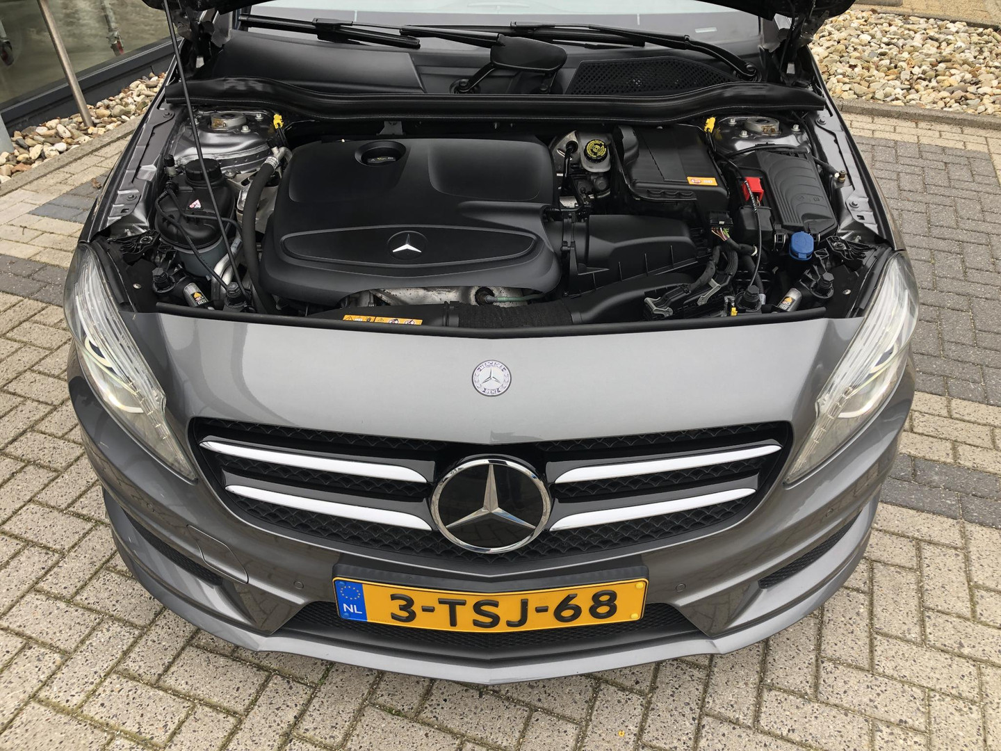 Mercedes-Benz Mercedes-Benz