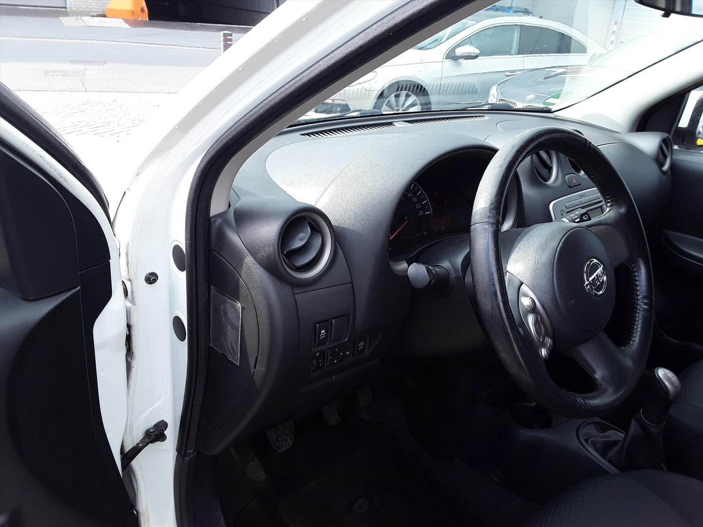 Nissan Nissan