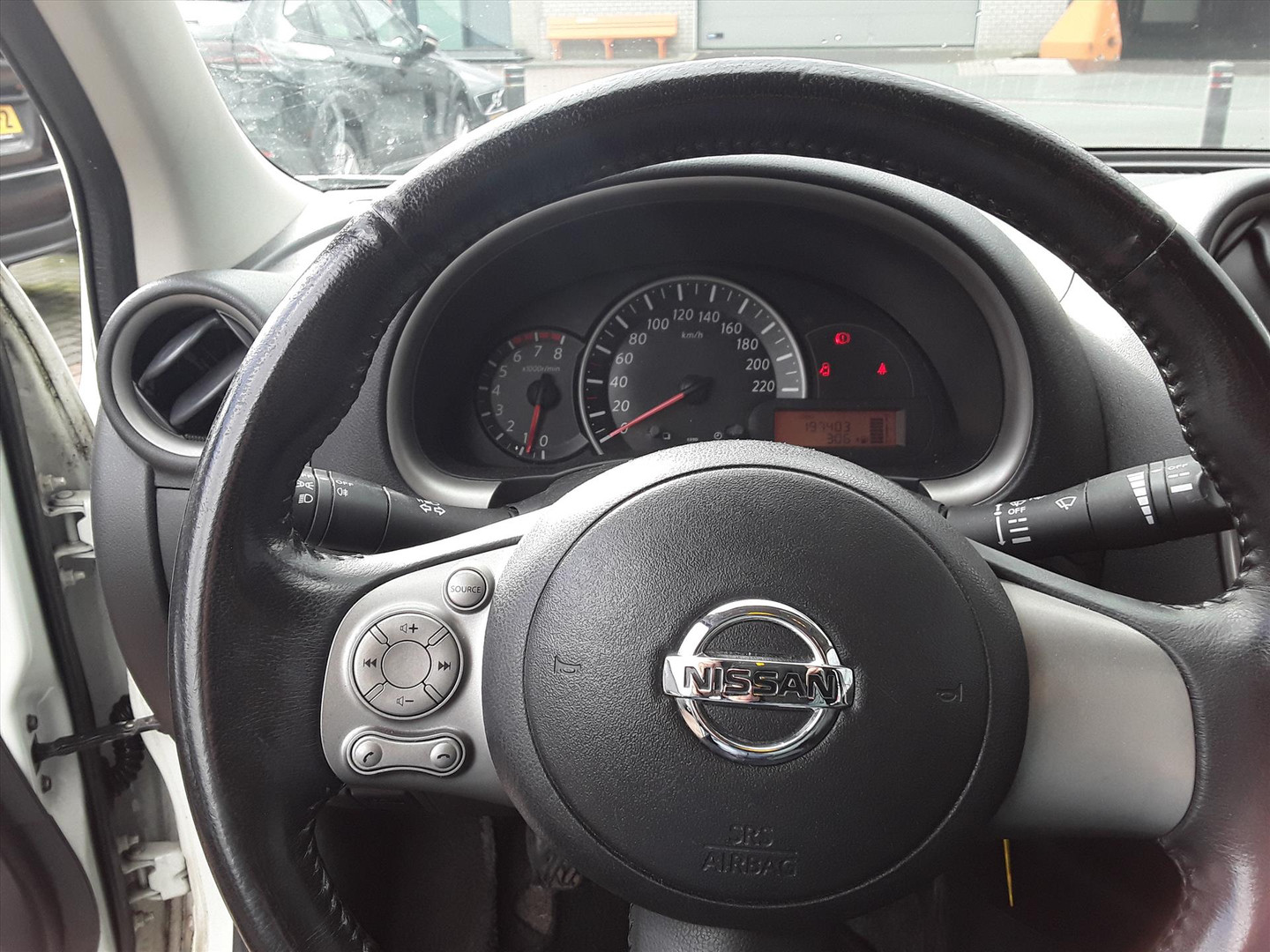 Nissan Nissan