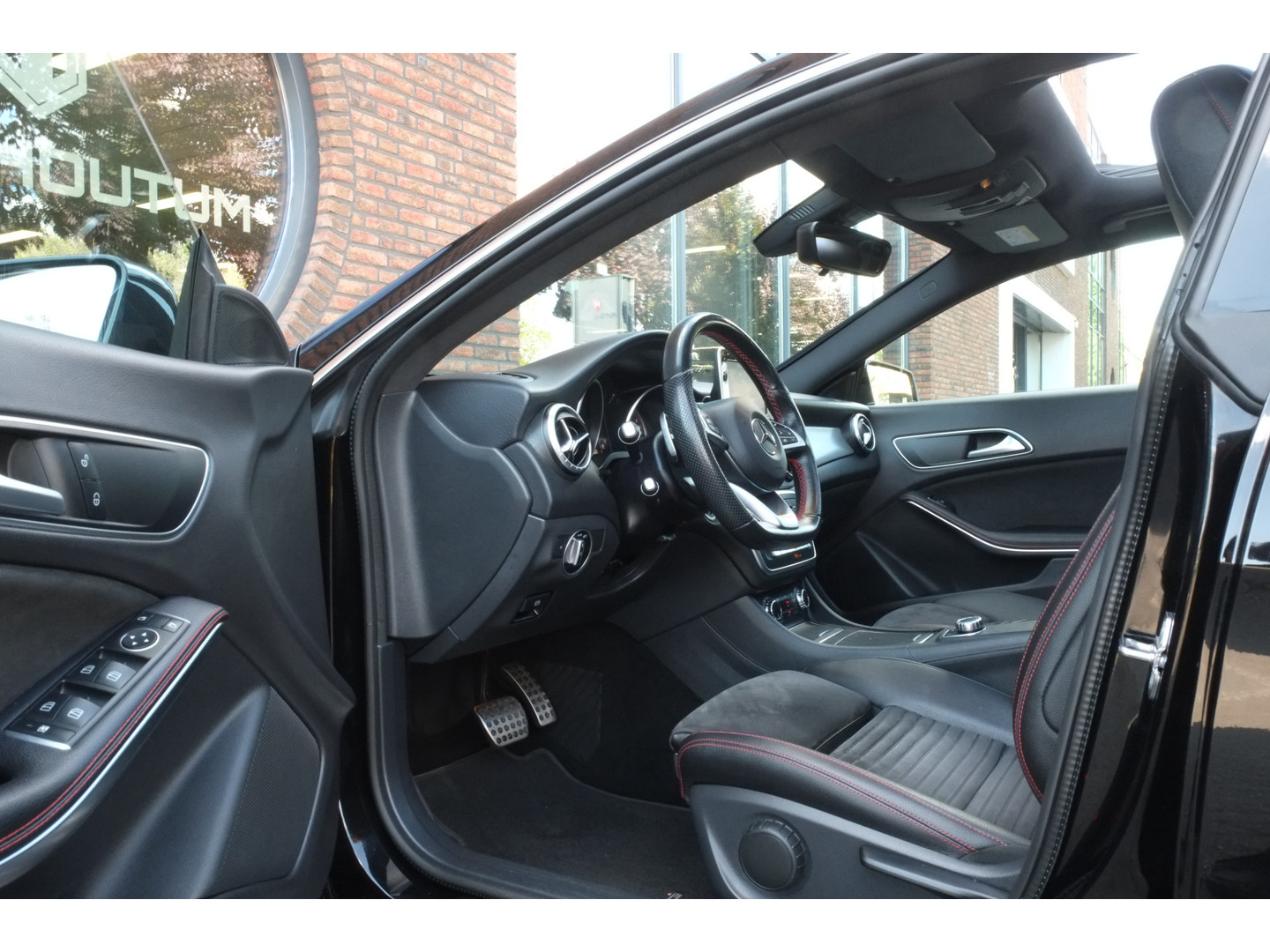 Mercedes-Benz Mercedes-Benz