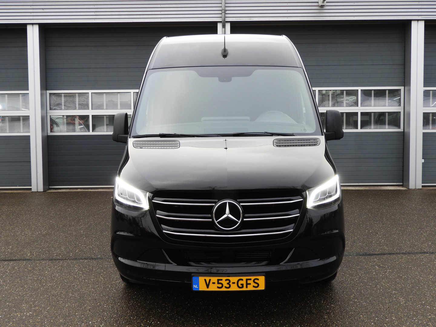Mercedes-Benz Mercedes-Benz