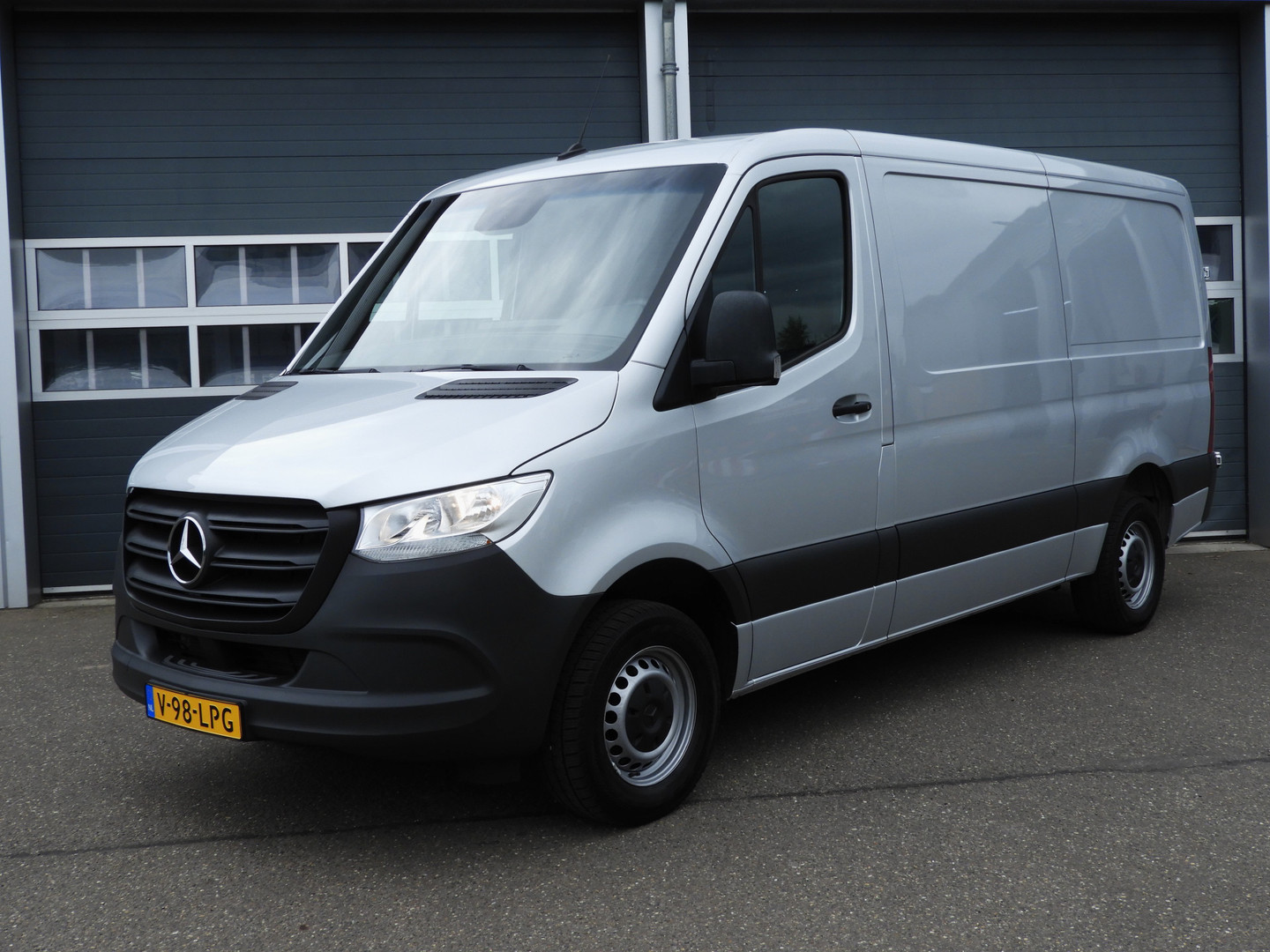 Mercedes-Benz Mercedes-Benz