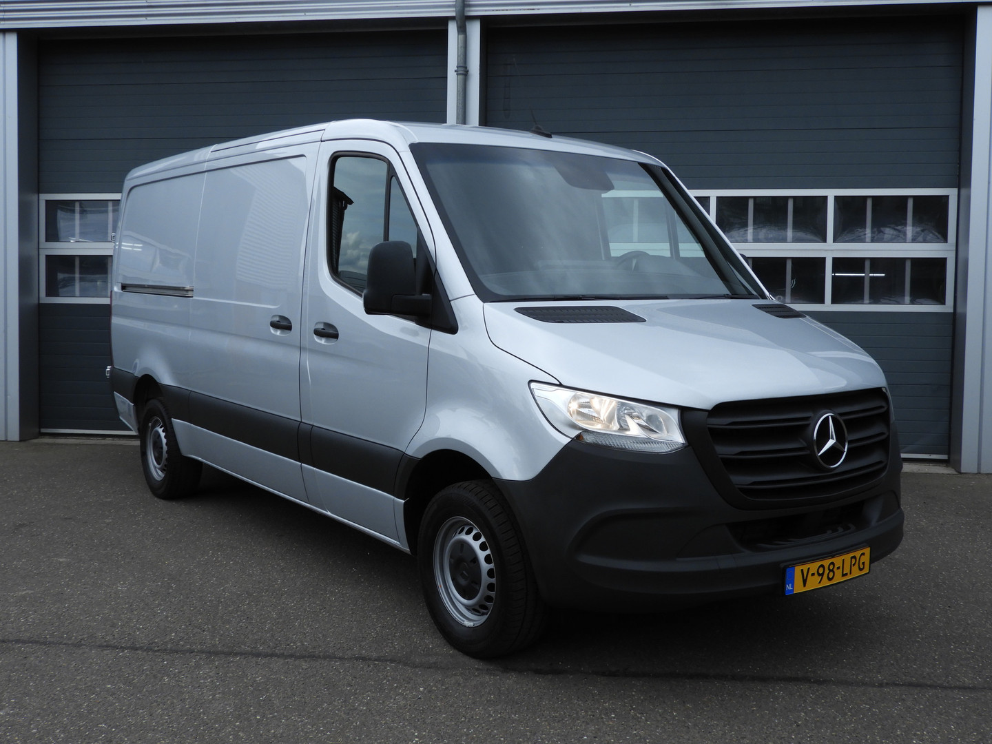 Mercedes-Benz Mercedes-Benz