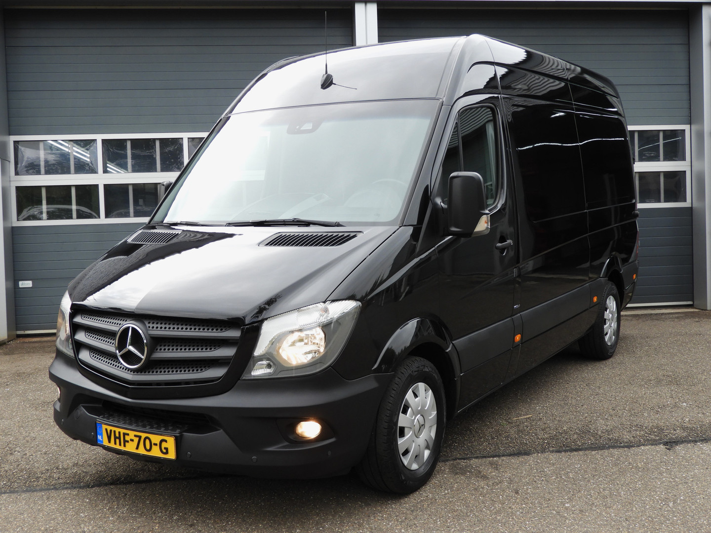 Mercedes-Benz Mercedes-Benz