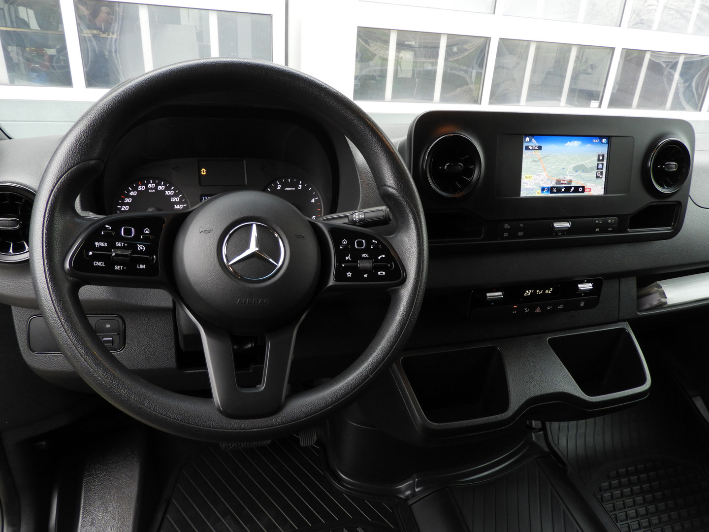 Mercedes-Benz Mercedes-Benz