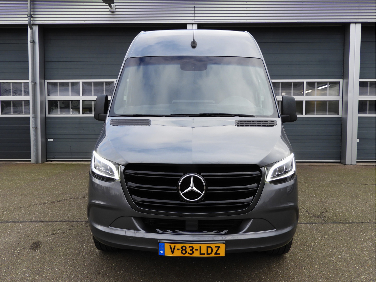 Mercedes-Benz Mercedes-Benz