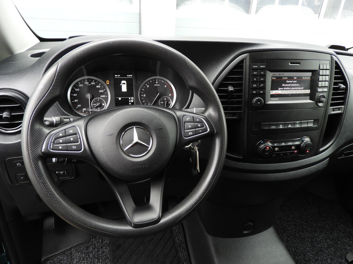 Mercedes-Benz Mercedes-Benz