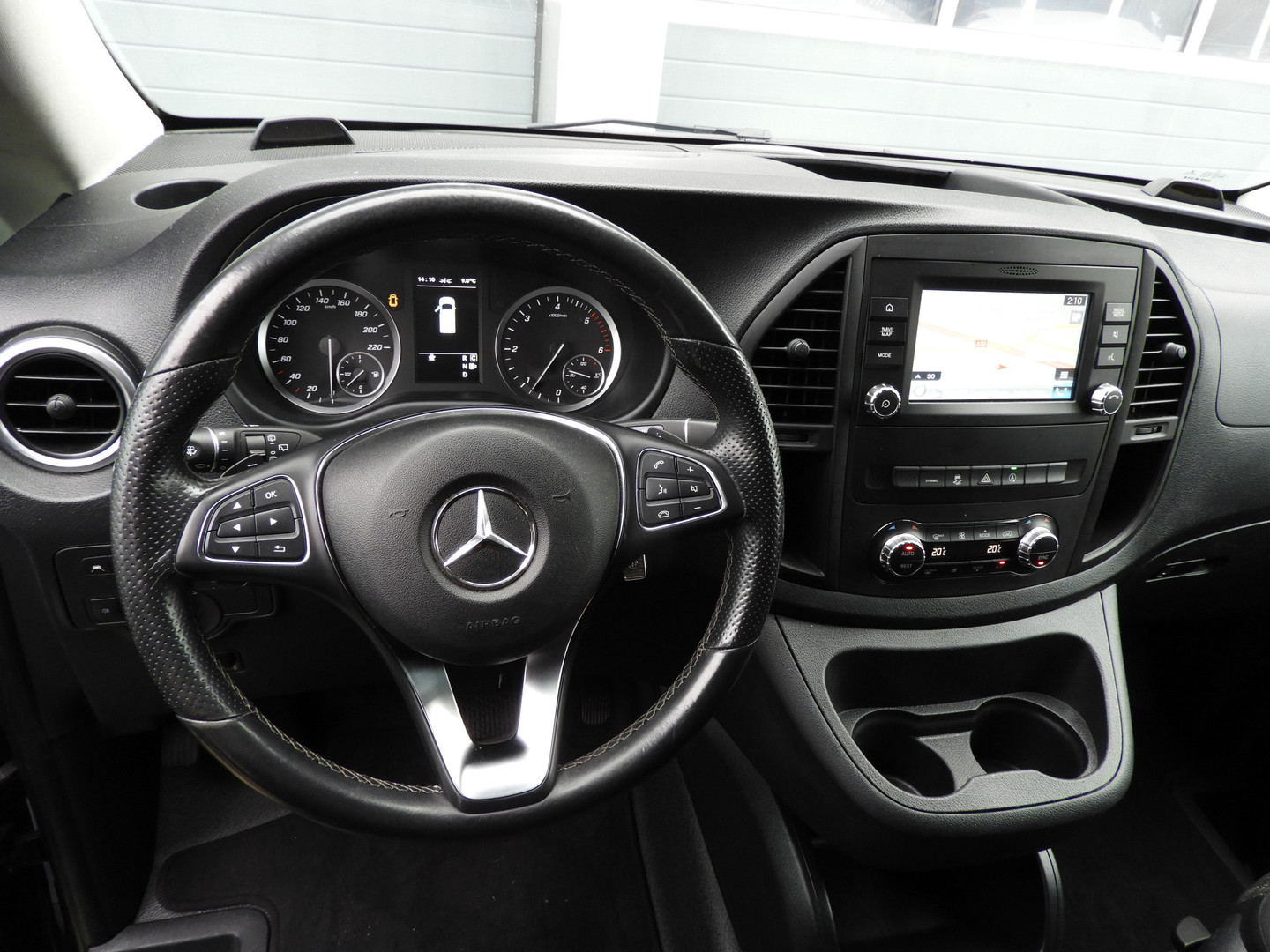 Mercedes-Benz Mercedes-Benz