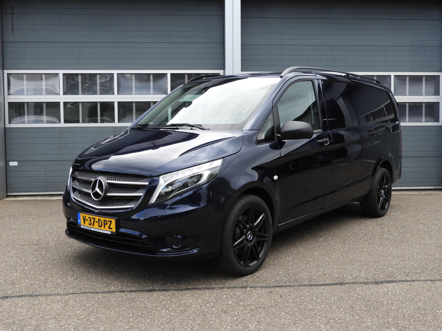 Mercedes-Benz Mercedes-Benz