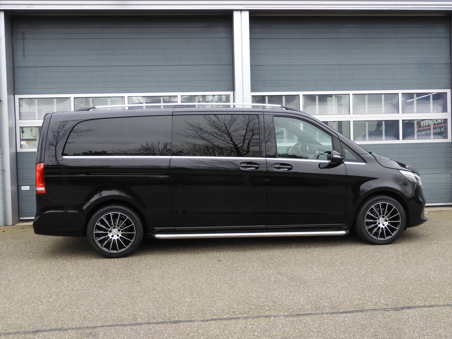 Mercedes-Benz Mercedes-Benz