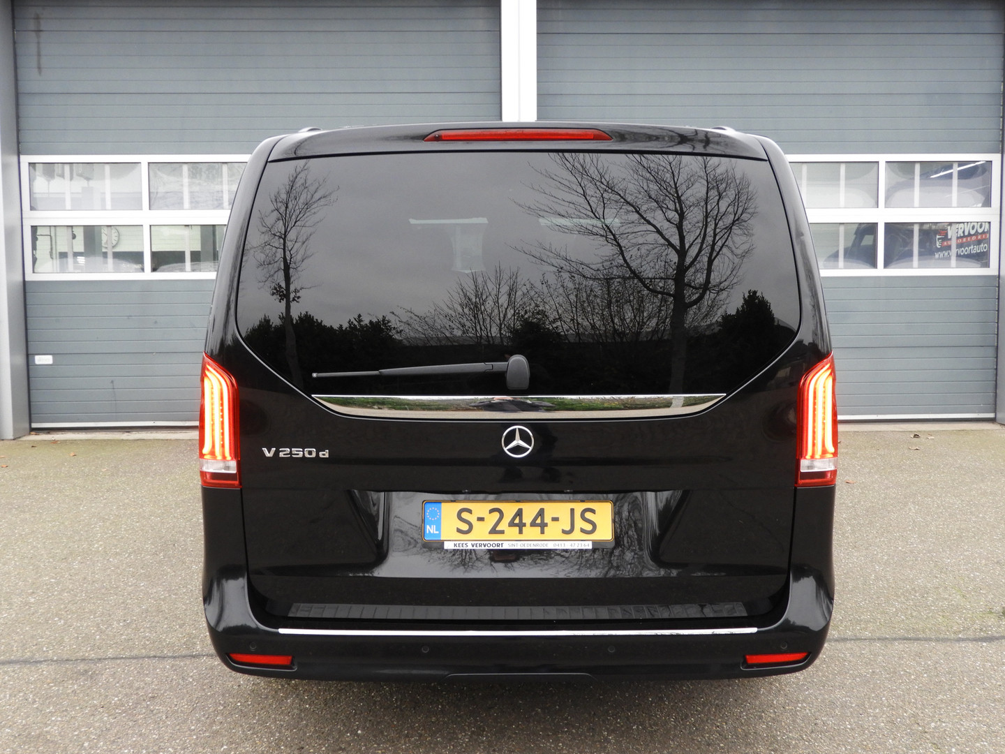 Mercedes-Benz Mercedes-Benz