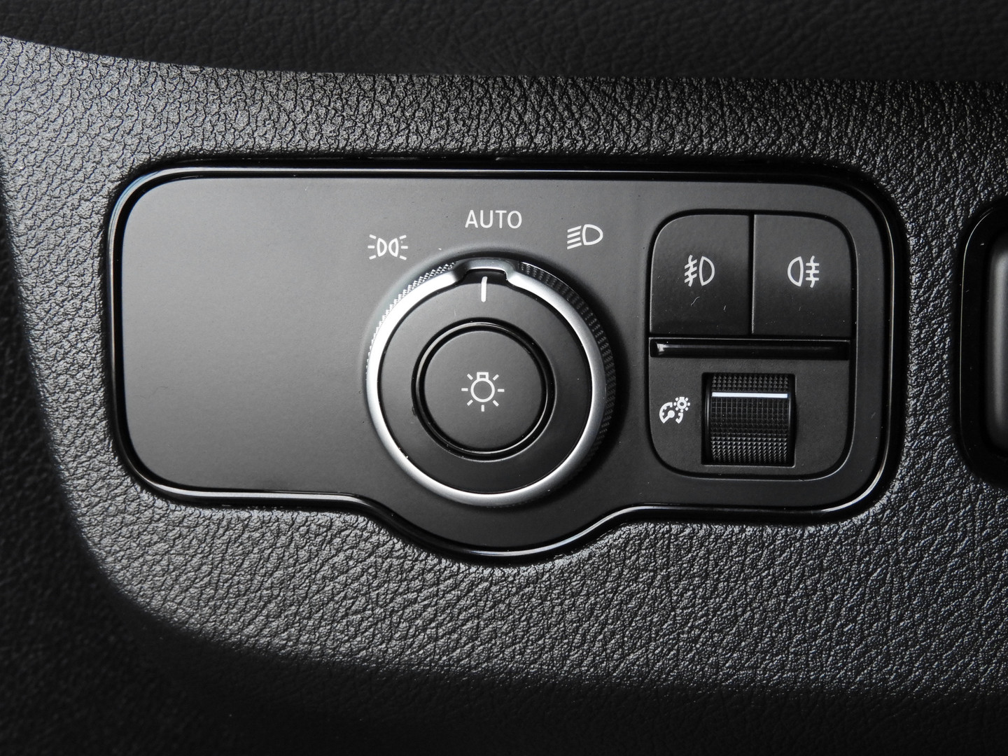 Mercedes-Benz Mercedes-Benz