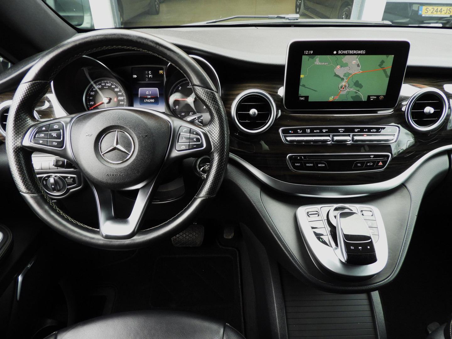 Mercedes-Benz Mercedes-Benz