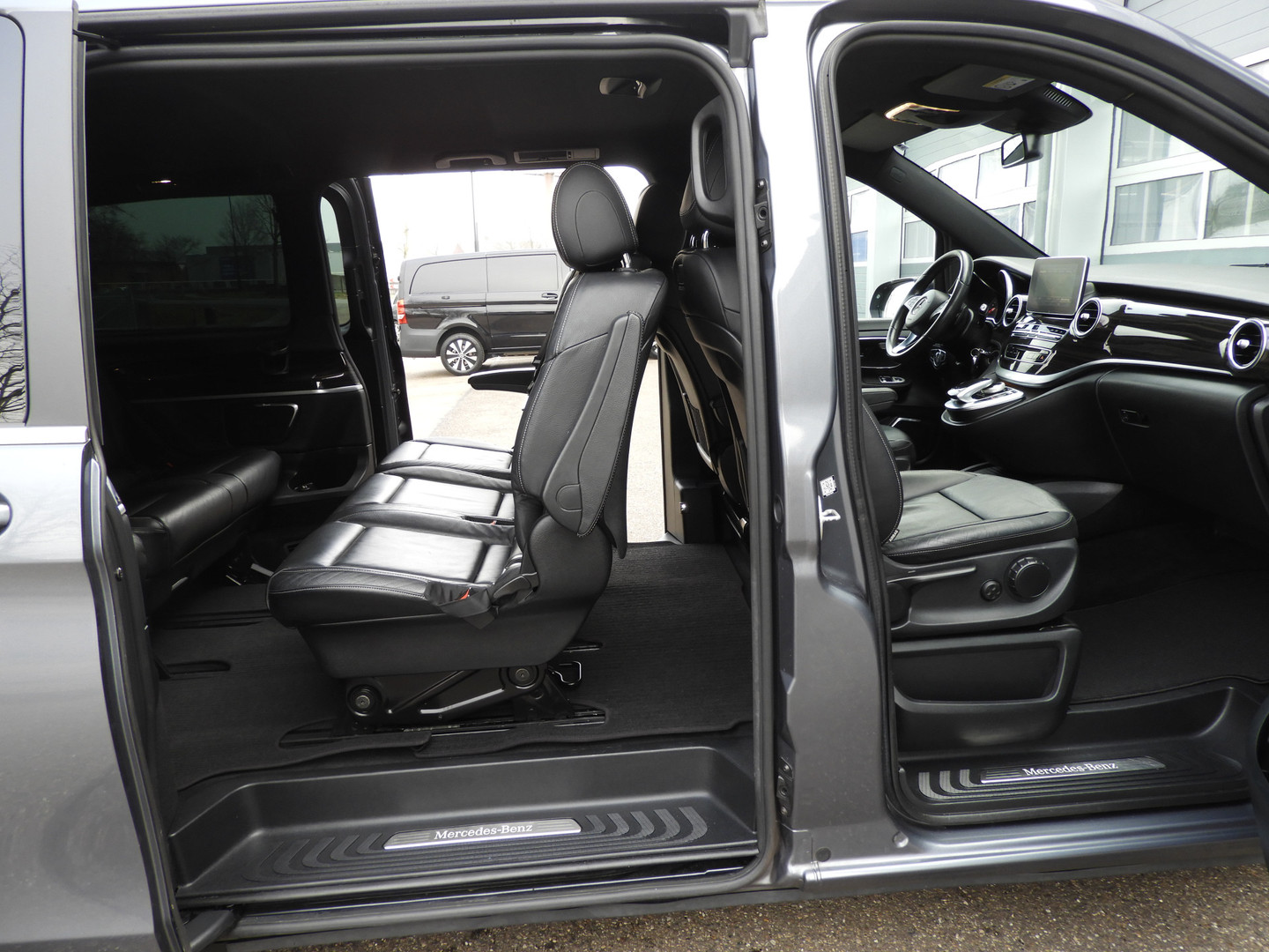 Mercedes-Benz Mercedes-Benz