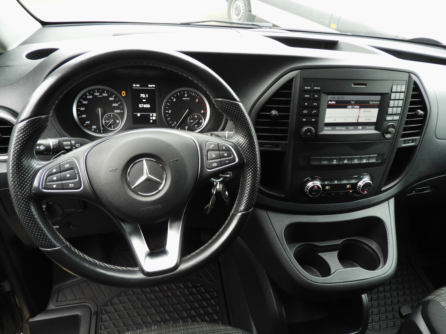 Mercedes-Benz Mercedes-Benz